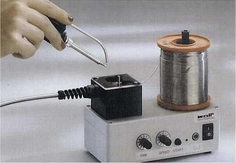 Automatic solder iron tin wire feeder